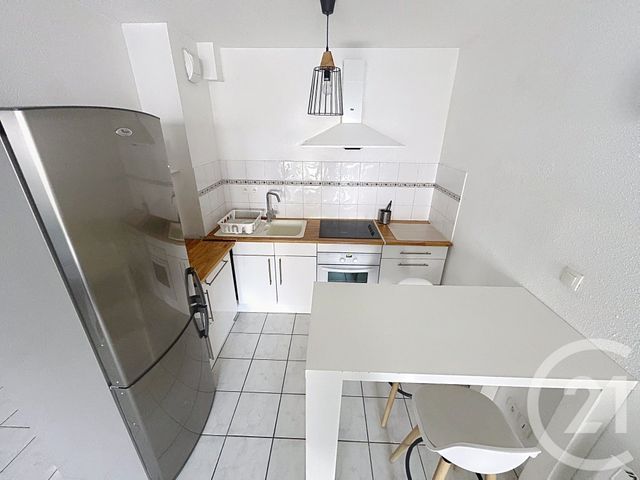 Appartement F2 à louer - 2 pièces - 47.76 m2 - ANGOULEME - 16 - POITOU-CHARENTES - Century 21 Aloha Immobilier