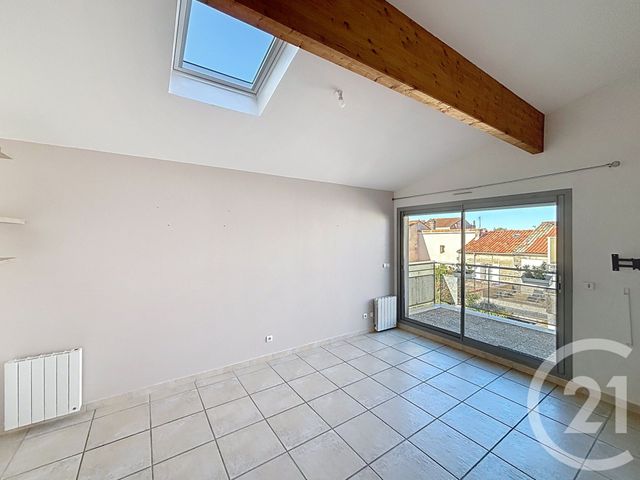 Appartement F2 à vendre - 3 pièces - 42.14 m2 - ANGOULEME - 16 - POITOU-CHARENTES - Century 21 Aloha Immobilier