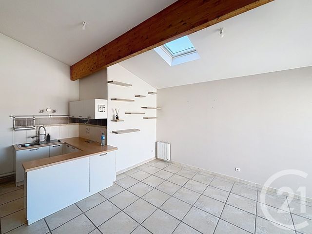 Appartement F2 à vendre - 3 pièces - 42.14 m2 - ANGOULEME - 16 - POITOU-CHARENTES - Century 21 Aloha Immobilier