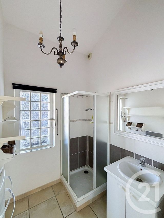 Appartement F2 à vendre - 3 pièces - 42.14 m2 - ANGOULEME - 16 - POITOU-CHARENTES - Century 21 Aloha Immobilier