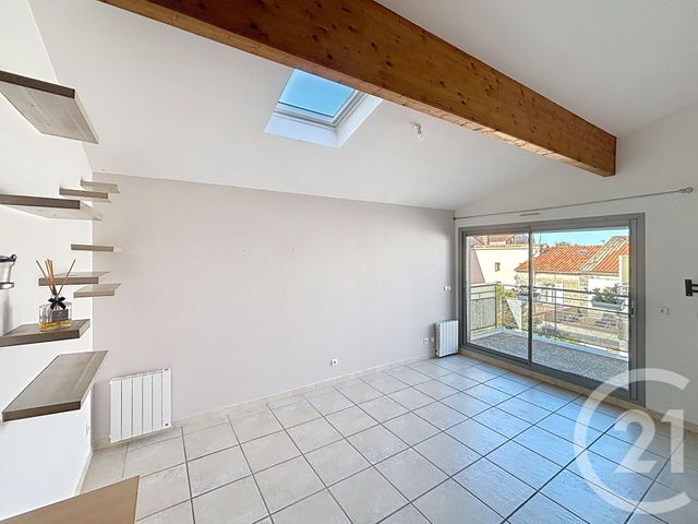Appartement F2 à vendre - 3 pièces - 42.14 m2 - ANGOULEME - 16 - POITOU-CHARENTES - Century 21 Aloha Immobilier